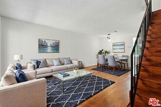 Building Photo - 11127 La Maida St