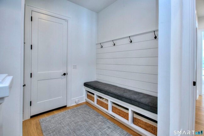 Building Photo - 32 Ridge Rd