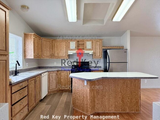 Building Photo - S. Main St. Single Family Home