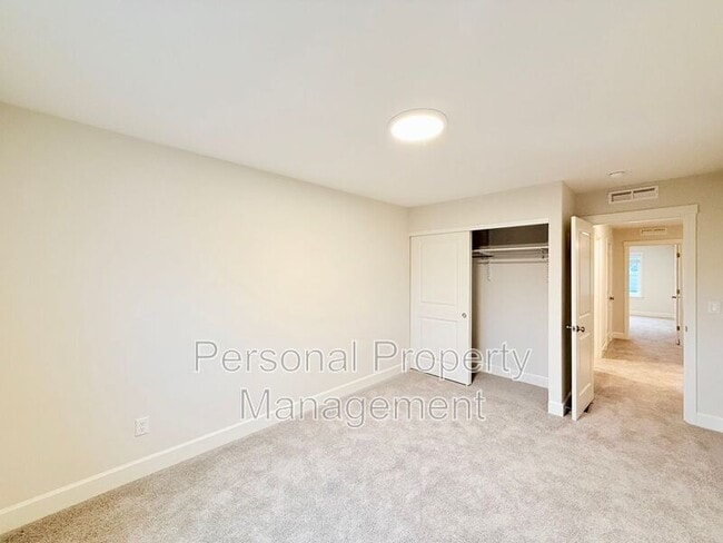 Building Photo - 8105 NE 167th Ave