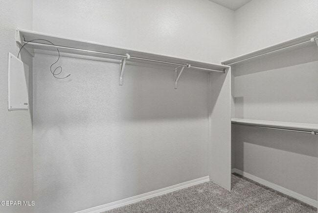 Building Photo - 909 Ada Ln