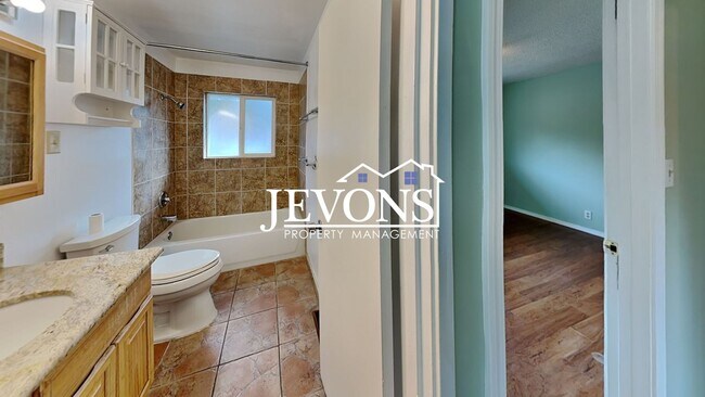 Building Photo - $1,000 Rent Credit if move-in occurs befor...