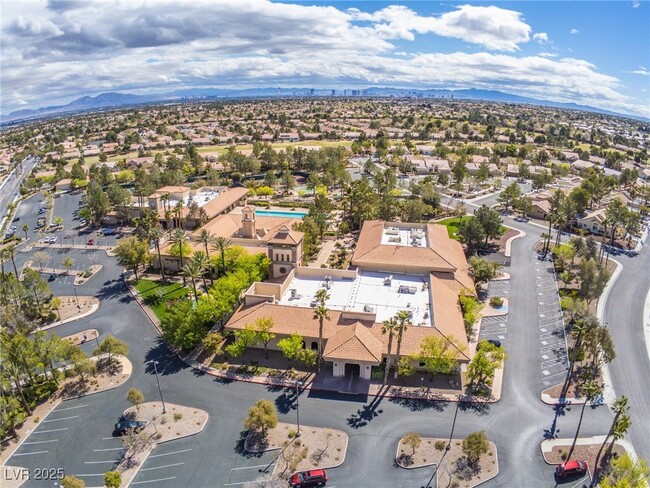Building Photo - 8832 Villa Ridge Dr
