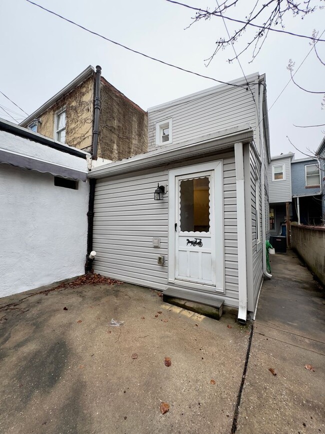 Building Photo - Charming 2 Bedroom/2.5 Bathroom Townhome in Upper Fells Point, MD!