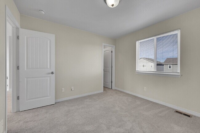 Building Photo - $2,650.00 - 6 Bedrooms, 3.5 Bathrooms, Single Family Home in Colorado Springs with Fenced Yard!