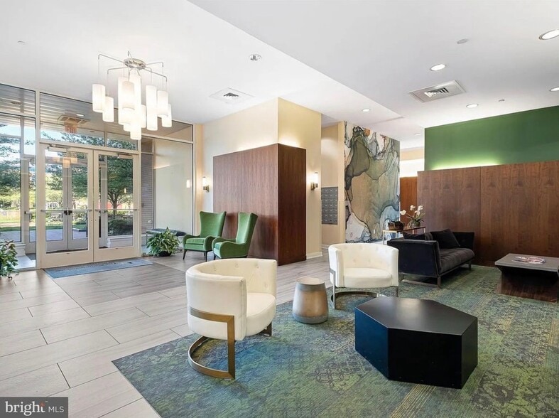 Main lobby - 530 Harlan Blvd
