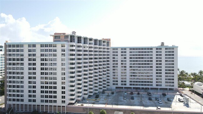 Building Photo - 2899 Collins Ave