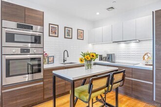 Building Photo - 1110 Madison St