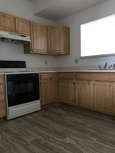 Building Photo - 4128 Otter Creek Dr