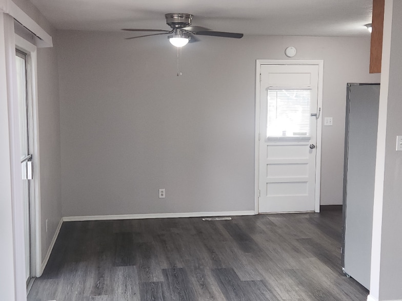 Building Photo - 2701 King St