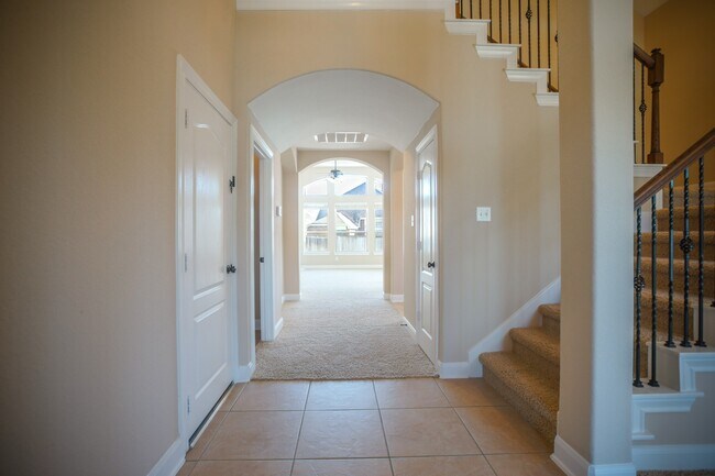 Building Photo - 2 Hadlock Pl