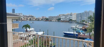 Building Photo - 1900 Diana Dr