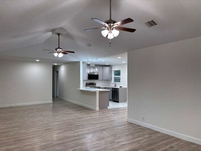 Building Photo - 1310 Canterview Dr