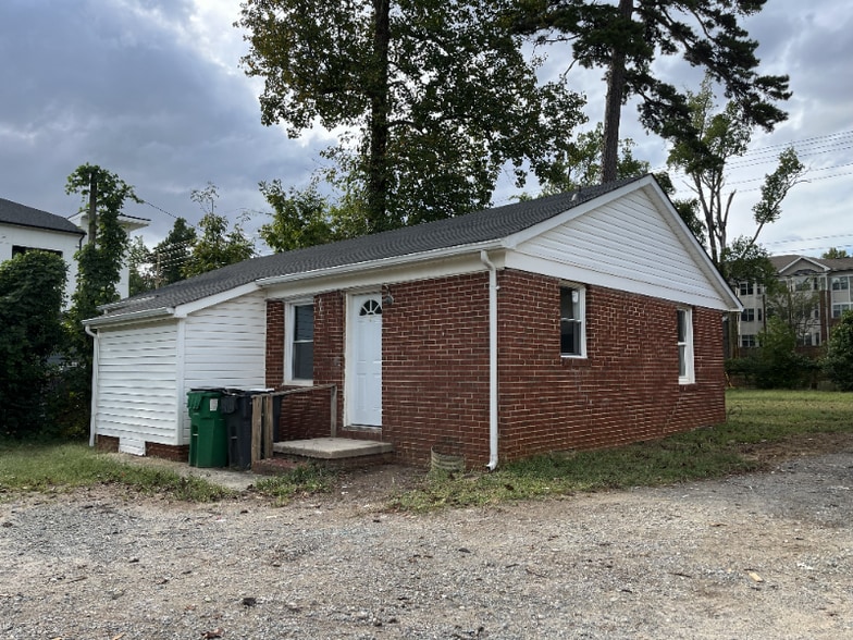 Building Photo - 1835 West Blvd