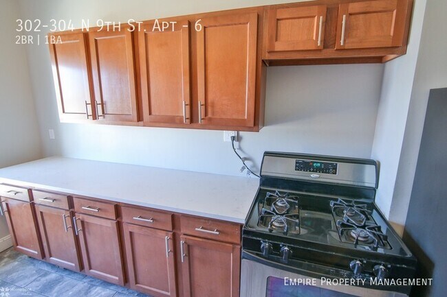 Building Photo - 302-304 N 9th St. Apt-6