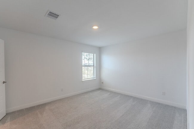 Building Photo - 17116 Coneflower Pl