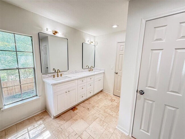 Building Photo - 150 Rushwing Pl