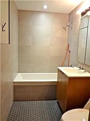 Building Photo - 540 W 28th St