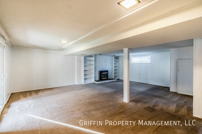 Building Photo - 5405 San Juan Dr