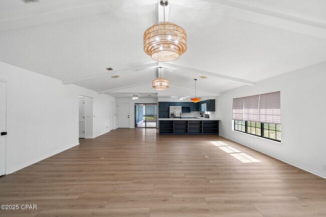 Building Photo - 224 E Lakeshore Dr