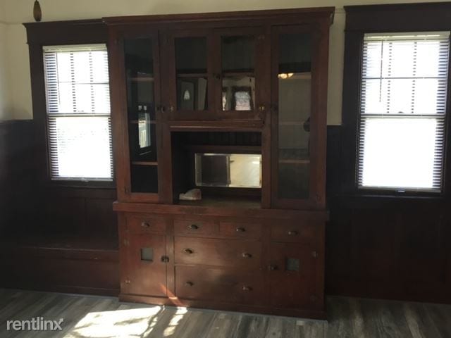 Building Photo - 2 br, 1 bath House - 1235 Warren St