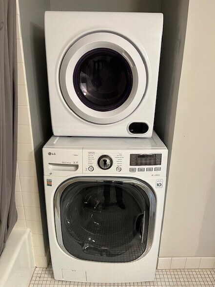 In Unit Washer/Dryer - 728 1st Ave SW