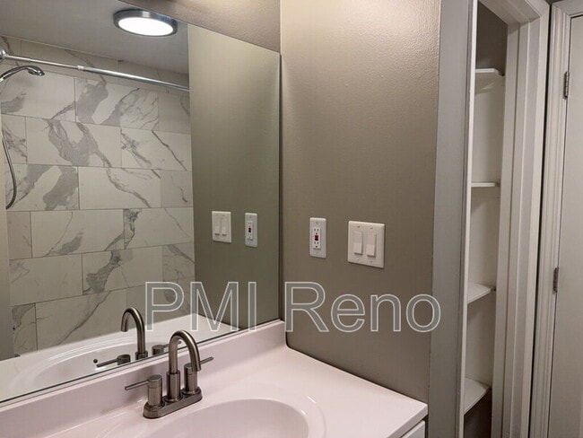 Building Photo - 1405 Terrace Dr