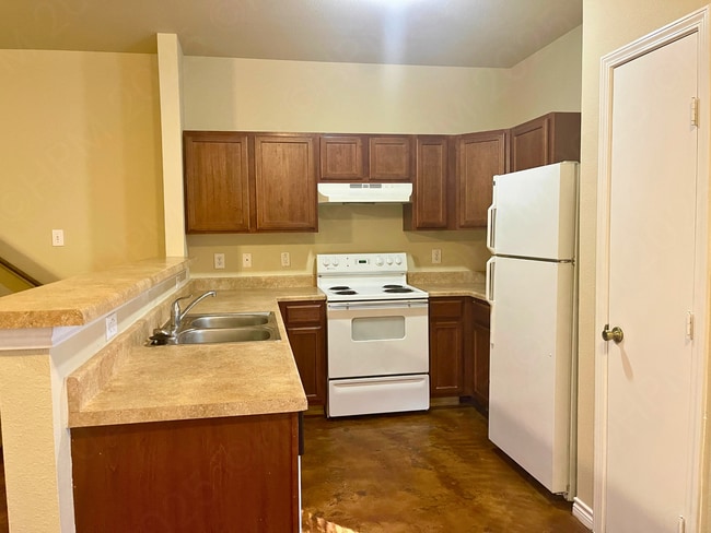 Building Photo - 8603 Kingsbury View