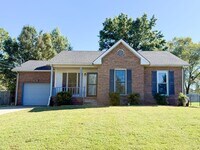 Building Photo - 3 Bedroom 2 Bathroom Home