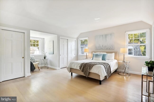 Building Photo - 5508 Dorset Ave