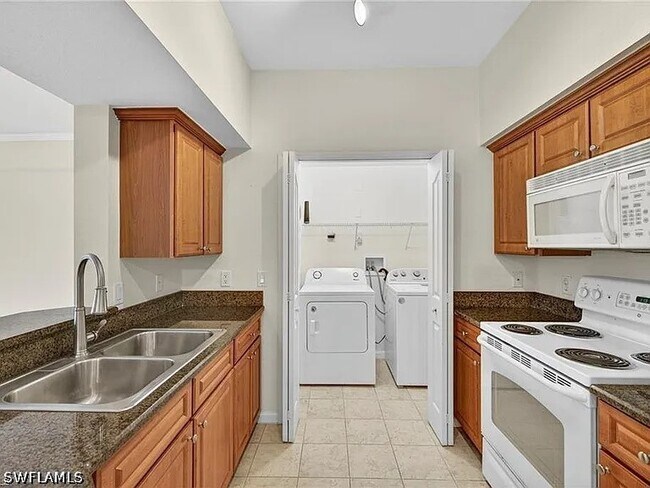 Building Photo - 13010 Positano Cir