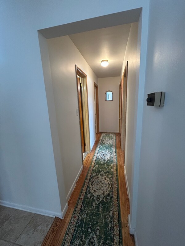 Building Photo - 4994 N Sedgewick Rd