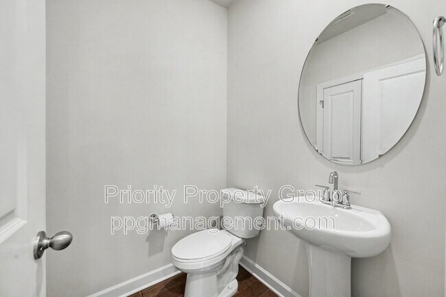 Building Photo - 13112 Kenworth Rd