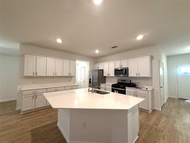 Building Photo - 1917 Buntline Hitch Dr