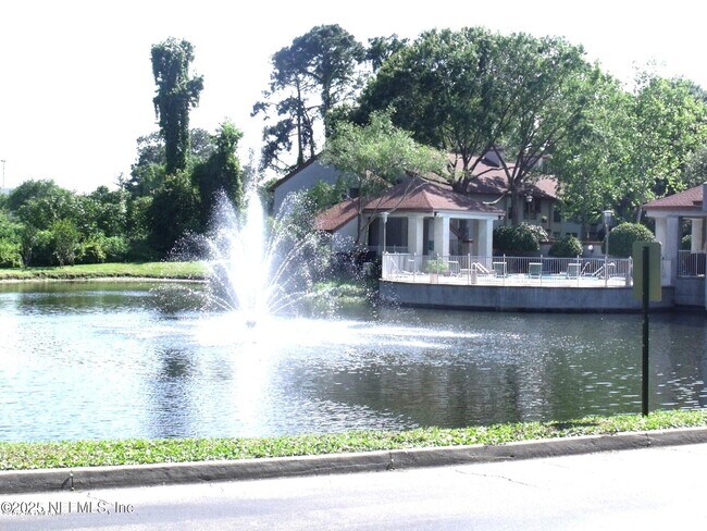 Primary Photo - 2802 Wood Hill Dr