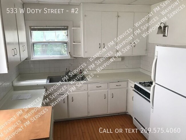 Building Photo - 533 W Doty St