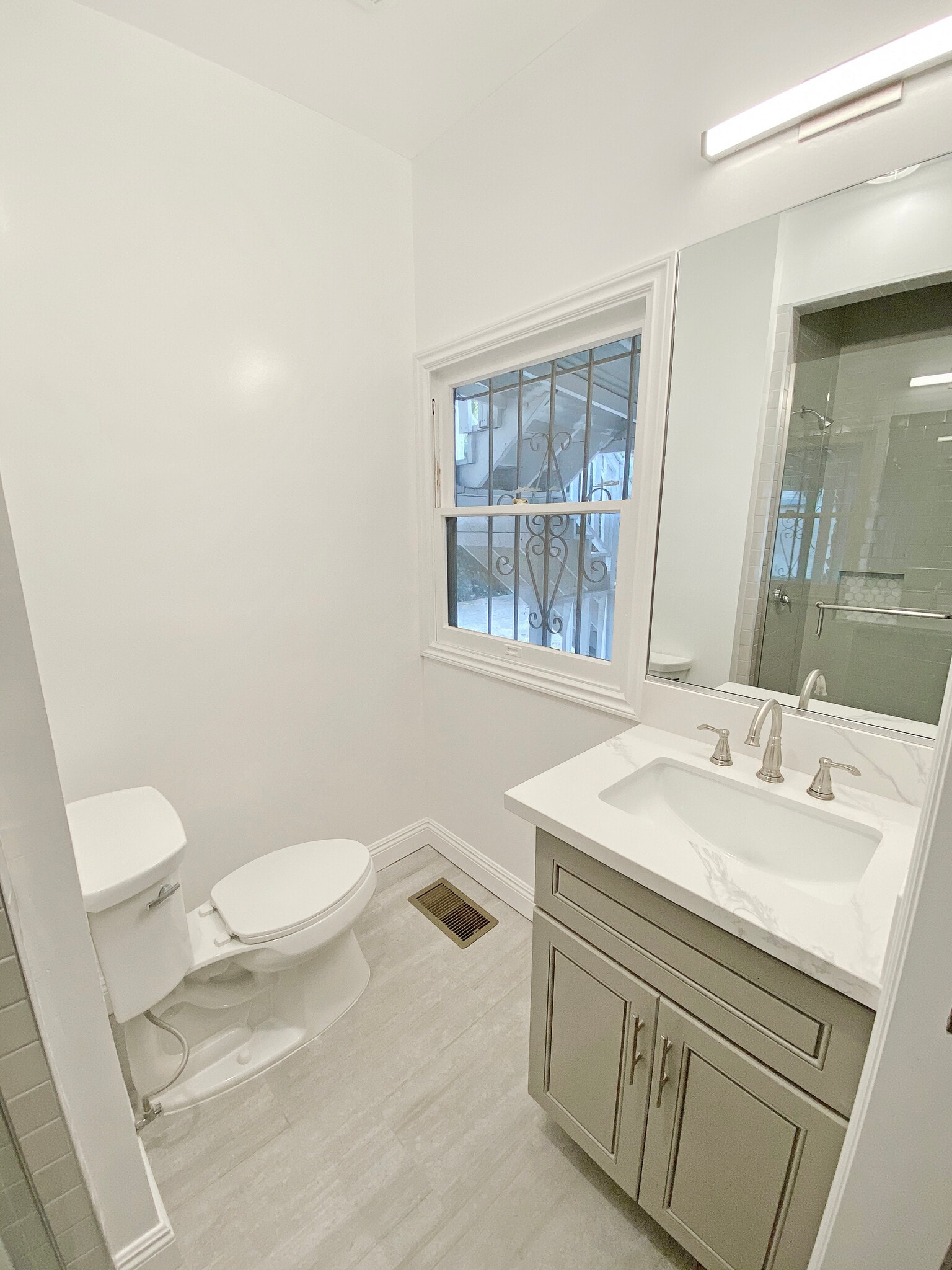 Bathroom #3 - 813 S Detroit St