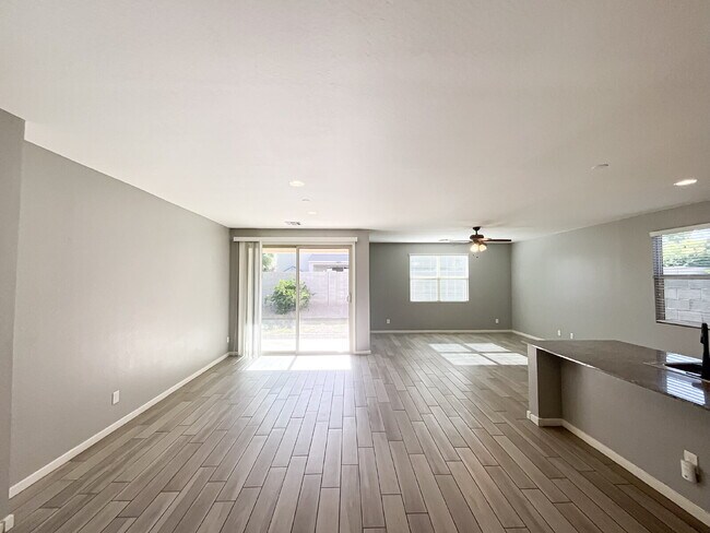 Building Photo - 36413 N Tahanta Trail