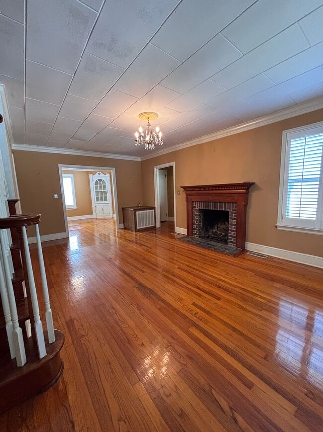 Building Photo - 2 bed 2 bath home in Historic District