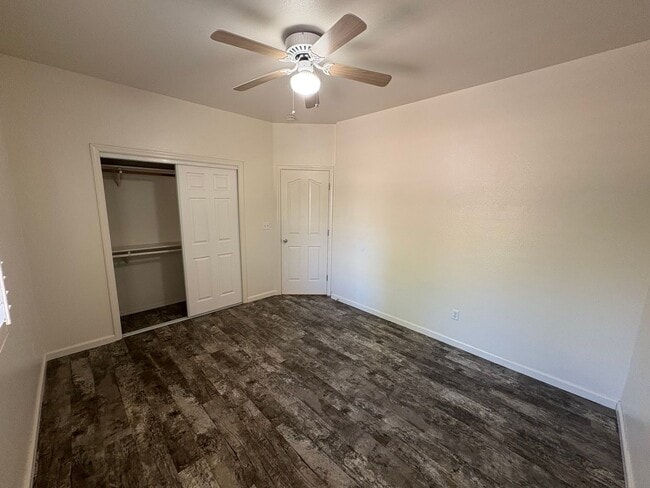 Building Photo - Gorgeous 4 Bedroom in NW Visalia!