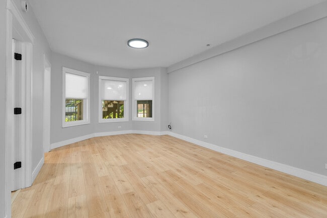 Building Photo - 1406 N Kildare Ave