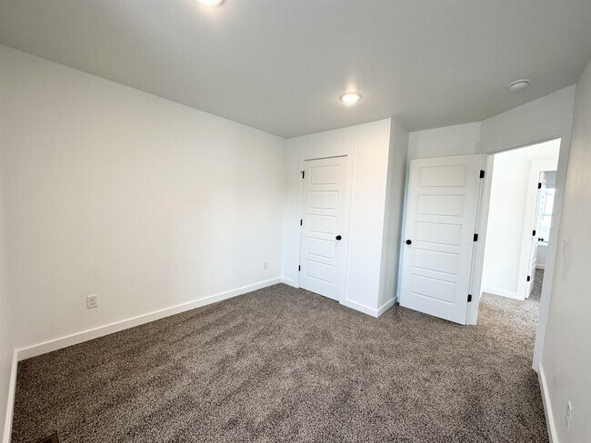 Building Photo - 1070 Boardwalk