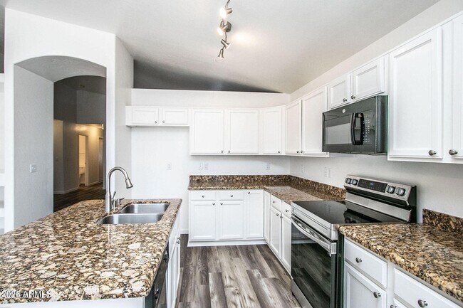 Building Photo - 7549 E Christmas Cholla Dr