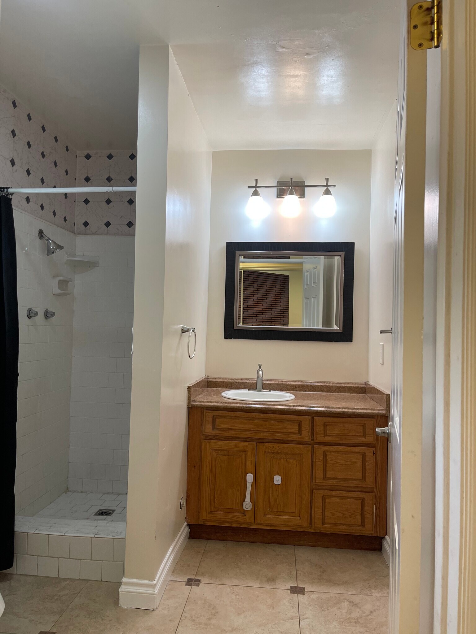 Building Photo - 1538 Zara St