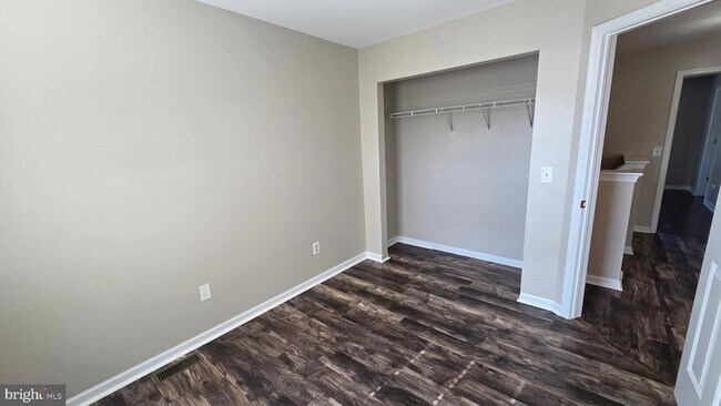 Building Photo - 131 Sunnyside Ln