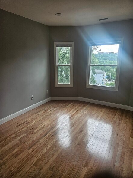 Living area - 41 Raymond St