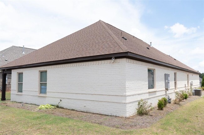 Building Photo - 950 Wheat Ridge Dr