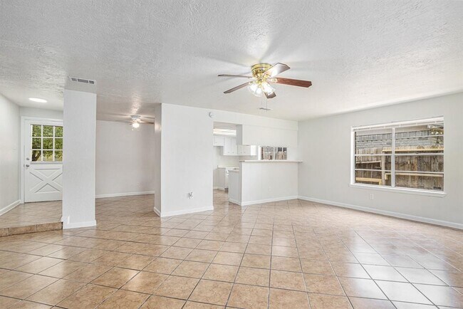 Building Photo - 9418 Spiralwood Ln