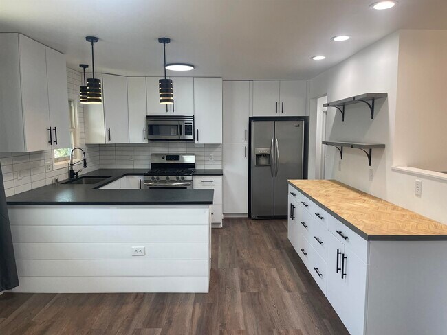 Primary Photo - 2727 Florann Dr