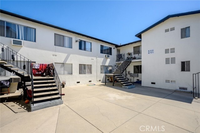 Building Photo - 6915 Coldwater Canyon Ave